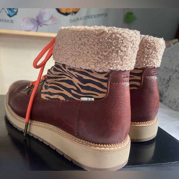 ‘TOMS’ Mesa Zebra Waterproof Lace-Up Boots | Size: 9 US Women’s - Picture 4 of 13